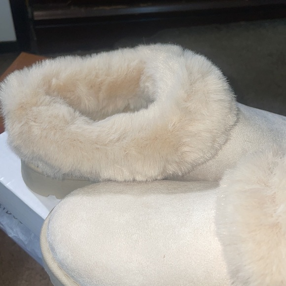 Cream Slippers - Picture 2 of 2